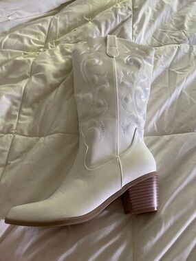 SHEIN White Western Embroidered Mid-Calf Heeled Boot